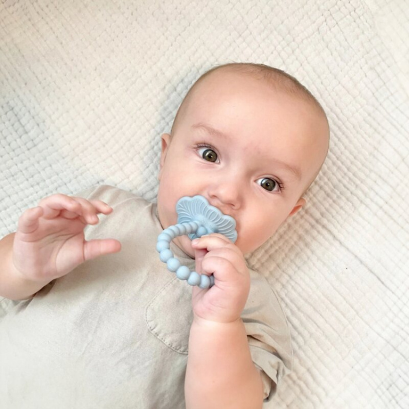 RaZbaby pilkos spalvos silikoninis kramtukas